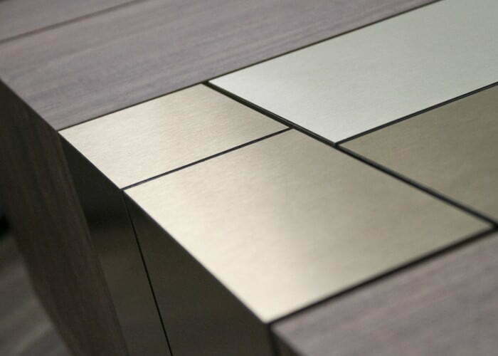hpl_laminat_brusena_platina_i_inox-1