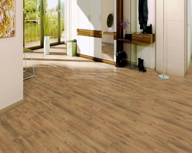 Postavljanje laminata u sobi, secenje i oblikovanje