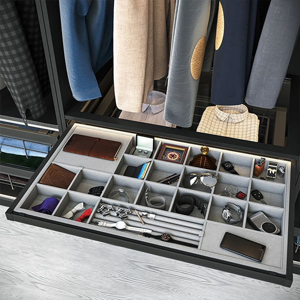 Praktično i funkcionalno dizajniran garderober za moderan dom