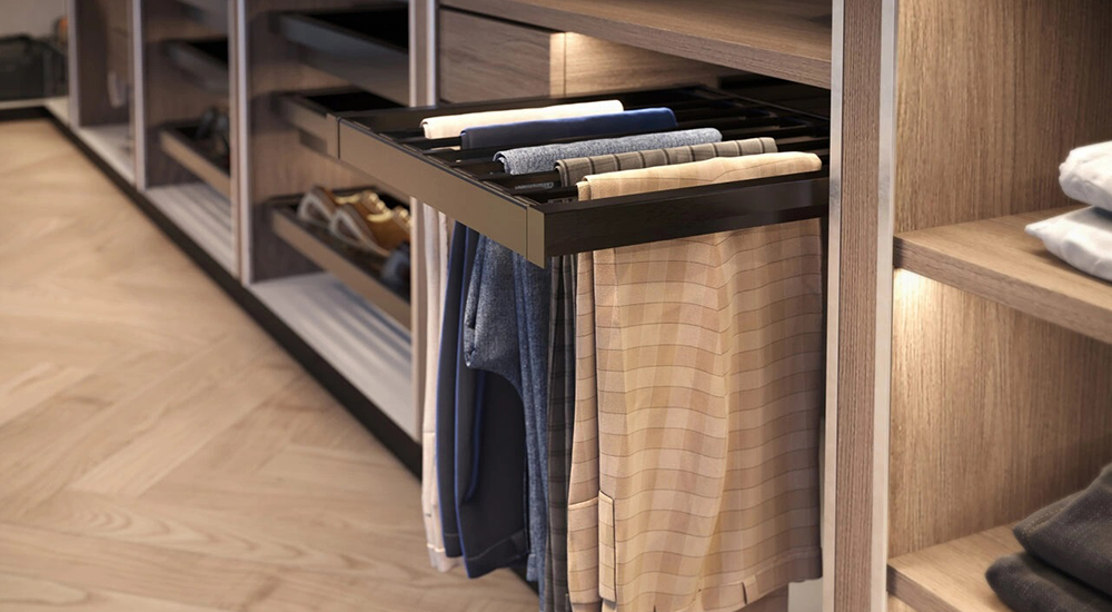 Praktično i funkcionalno dizajniran garderober za moderan dom